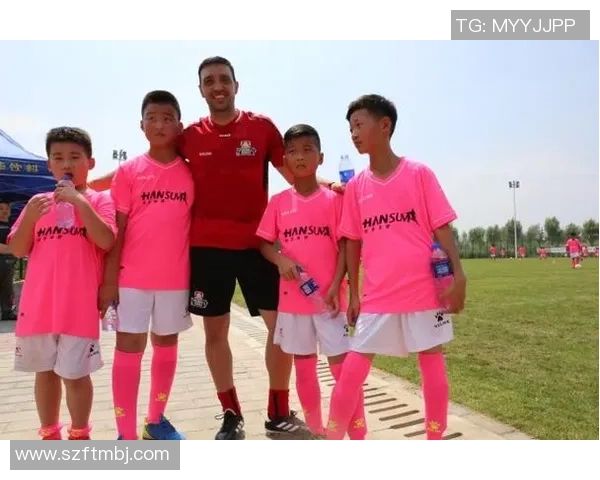 欧洲足球明星用英语畅谈职业生涯与生活点滴的精彩瞬间